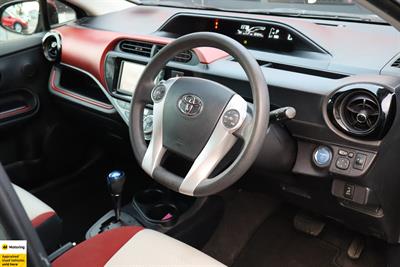 2015 Toyota Aqua - Thumbnail