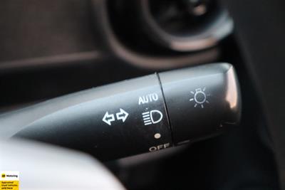 2015 Toyota Aqua - Thumbnail