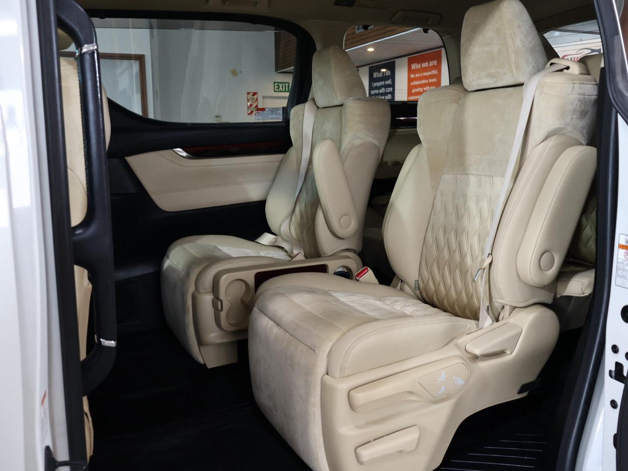 2015 Toyota Alphard