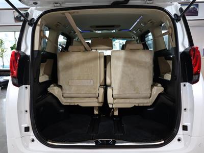 2015 Toyota Alphard - Thumbnail