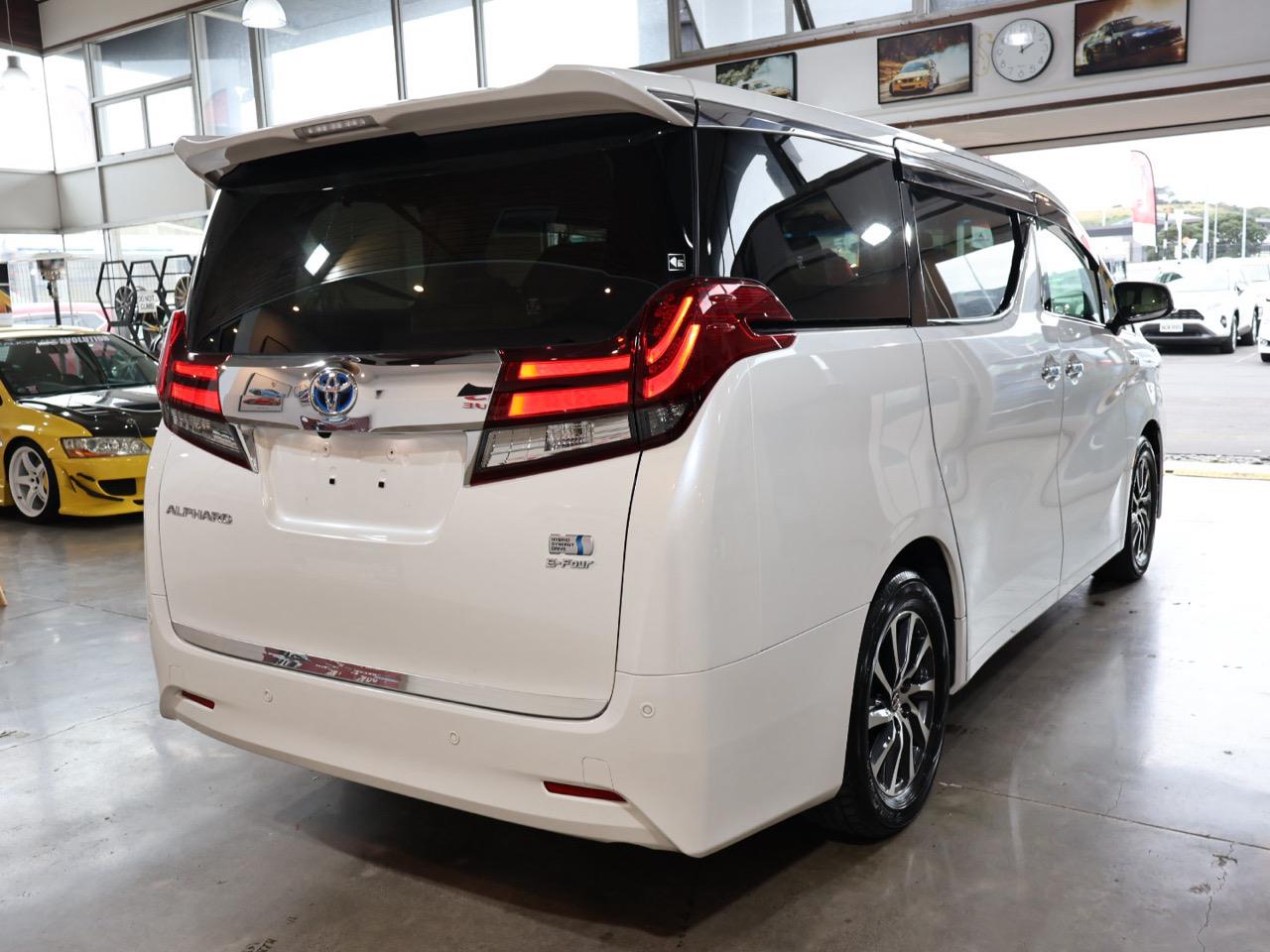 2015 Toyota Alphard