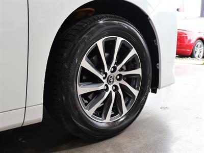 2015 Toyota Alphard - Thumbnail