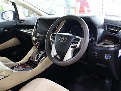2015 Toyota Alphard - Thumbnail