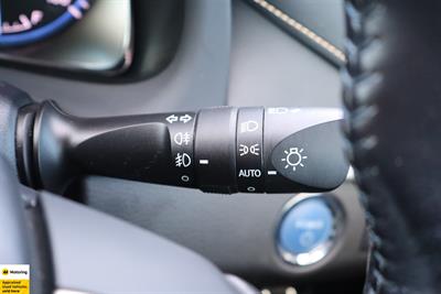 2015 Toyota Harrier - Thumbnail