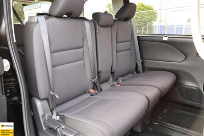 2016 Nissan Serena - Thumbnail