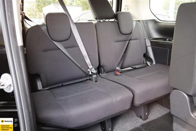 2016 Nissan Serena - Thumbnail