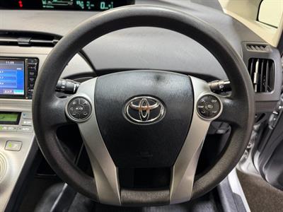 2015 Toyota Prius - Thumbnail
