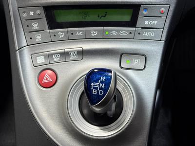 2015 Toyota Prius - Thumbnail
