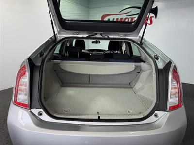 2015 Toyota Prius - Thumbnail