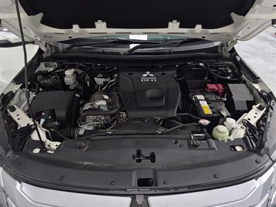 2022 Mitsubishi Triton - Thumbnail