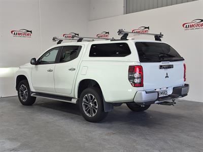 2022 Mitsubishi Triton - Thumbnail