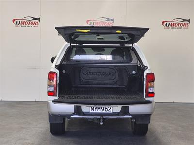 2022 Mitsubishi Triton - Thumbnail