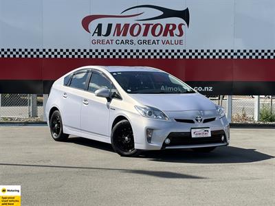 2013 Toyota Prius - Thumbnail