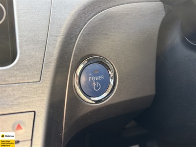 2013 Toyota Prius - Thumbnail