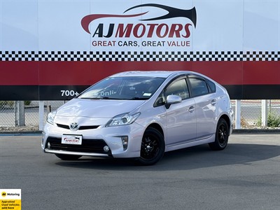 2013 Toyota Prius - Thumbnail