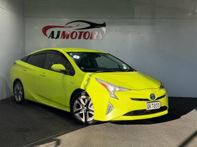 2016 Toyota Prius - Thumbnail