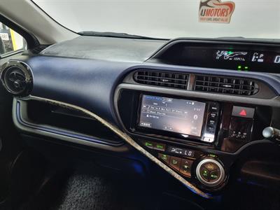 2015 Toyota Aqua - Thumbnail