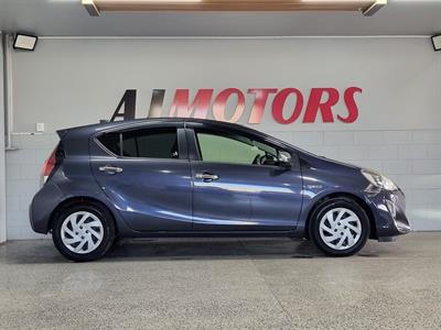 2015 Toyota Aqua - Thumbnail