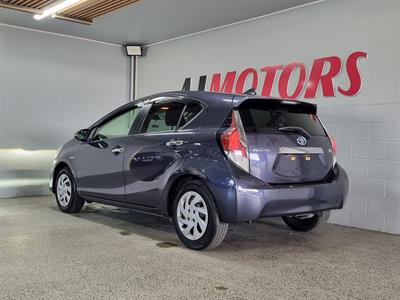 2015 Toyota Aqua - Thumbnail