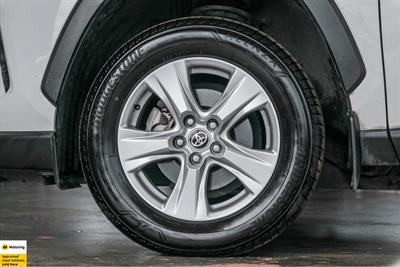 2021 Toyota RAV4 - Thumbnail