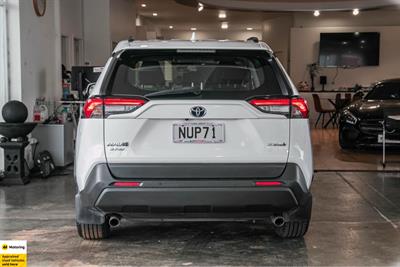 2021 Toyota RAV4 - Thumbnail