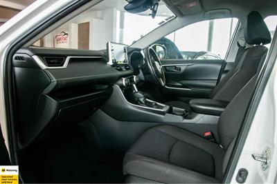 2021 Toyota RAV4 - Thumbnail