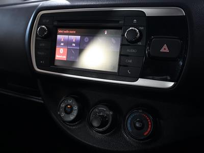 2015 Toyota Yaris - Thumbnail