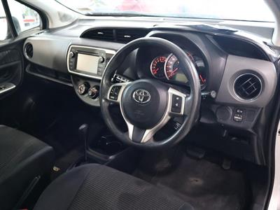2015 Toyota Yaris - Thumbnail