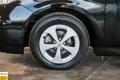 2014 Toyota Prius - Thumbnail