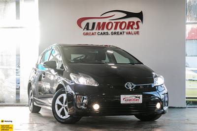 2014 Toyota Prius - Thumbnail