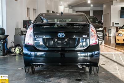 2014 Toyota Prius - Thumbnail