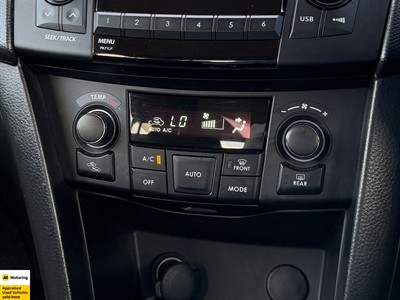 2015 Suzuki Swift - Thumbnail