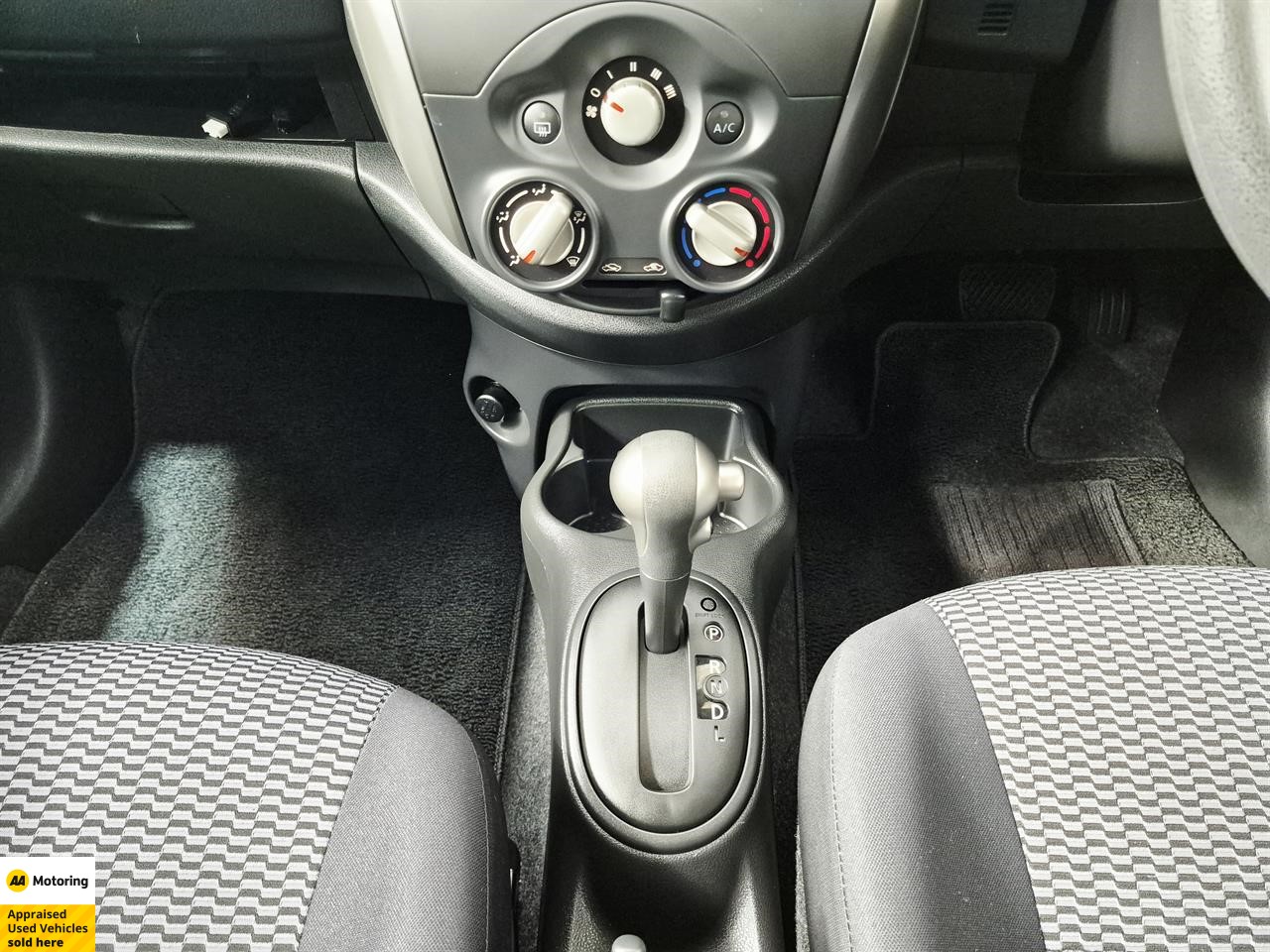 2017 Nissan March