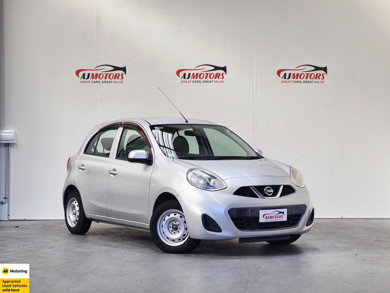 2017 Nissan March