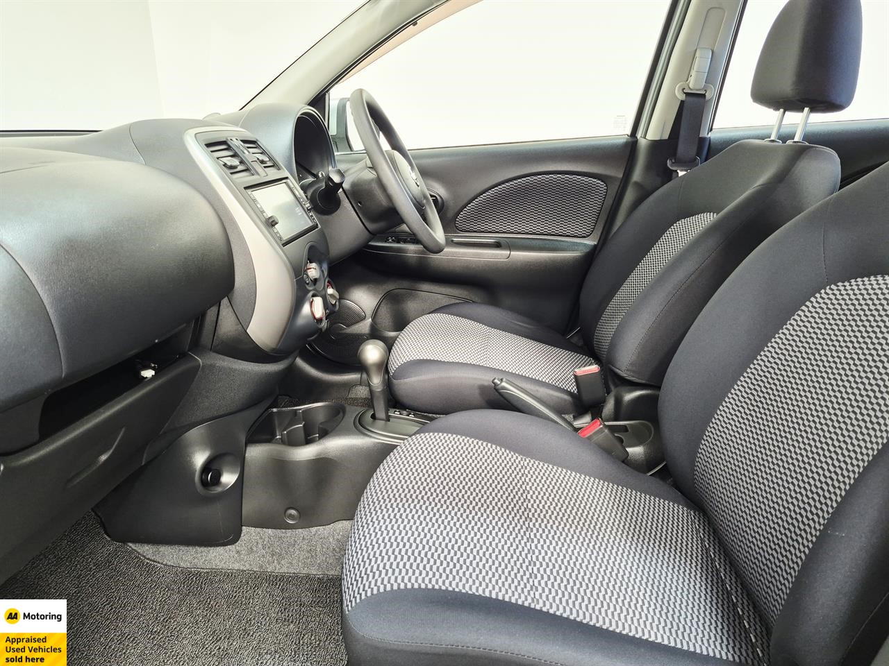 2017 Nissan March