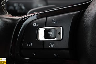 2014 Volkswagen Golf R - Thumbnail