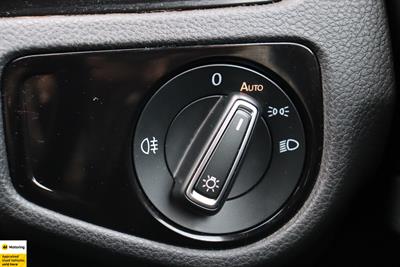 2014 Volkswagen Golf R - Thumbnail