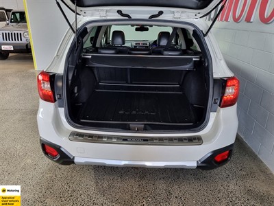 2016 Subaru Outback - Thumbnail