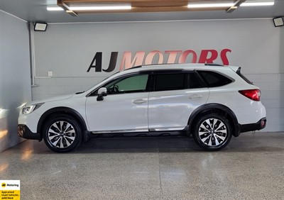 2016 Subaru Outback - Thumbnail