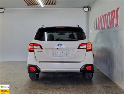 2016 Subaru Outback - Thumbnail