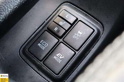 2015 Toyota Aqua - Thumbnail