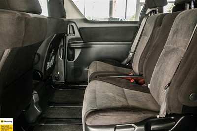 2013 Toyota Vellfire - Thumbnail