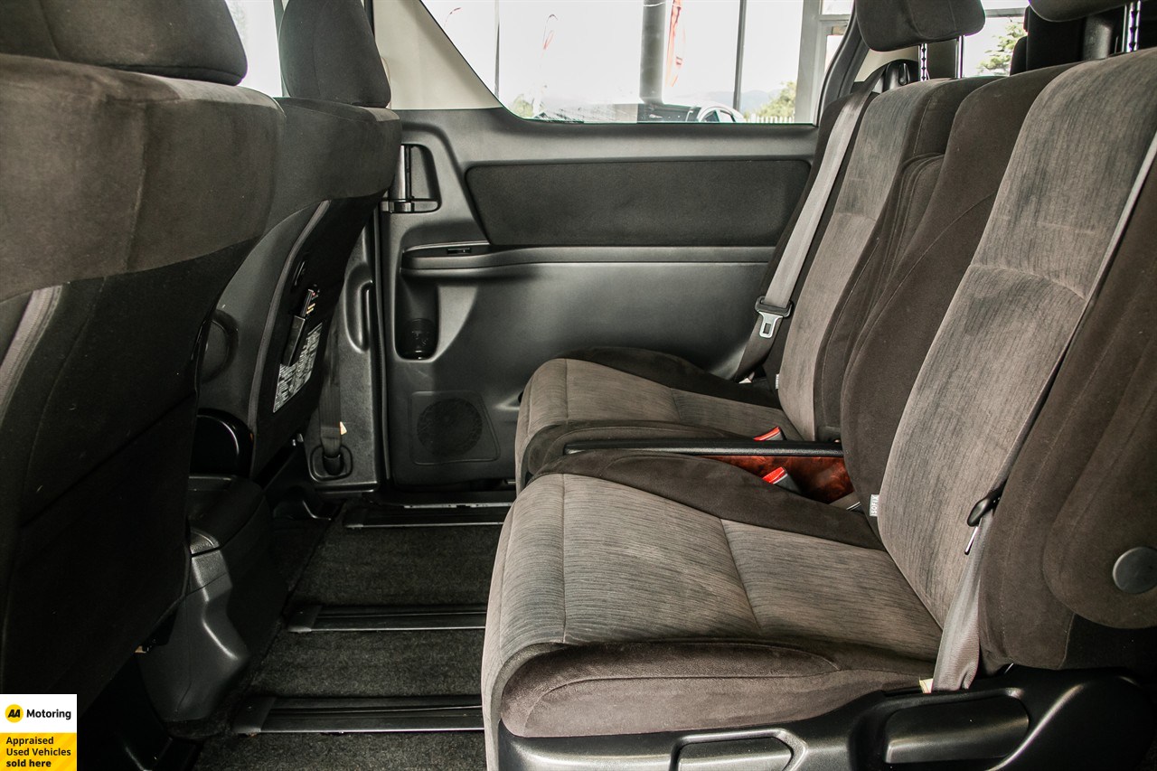 2013 Toyota Vellfire