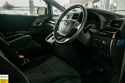 2013 Toyota Vellfire - Thumbnail