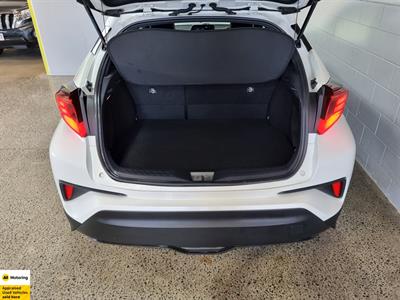 2019 Toyota C-HR - Thumbnail