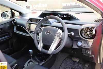 2015 Toyota Aqua - Thumbnail