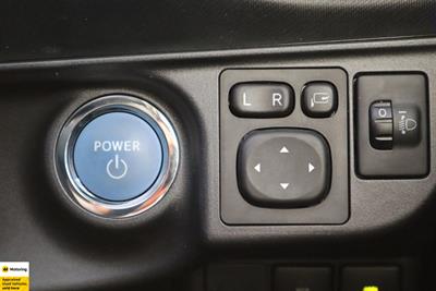 2015 Toyota Aqua - Thumbnail