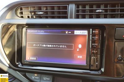 2015 Toyota Aqua - Thumbnail