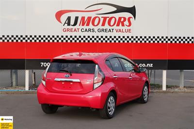2015 Toyota Aqua - Thumbnail