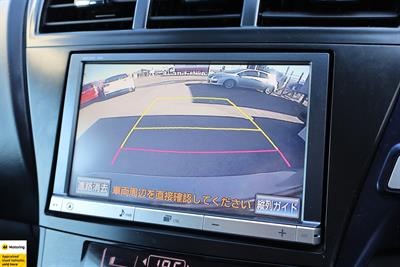 2013 Toyota Prius Alpha - Thumbnail